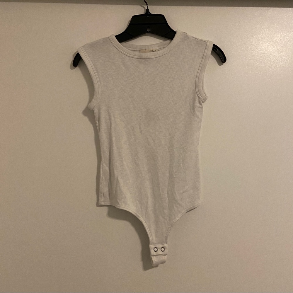Universal Thread White Body Suit